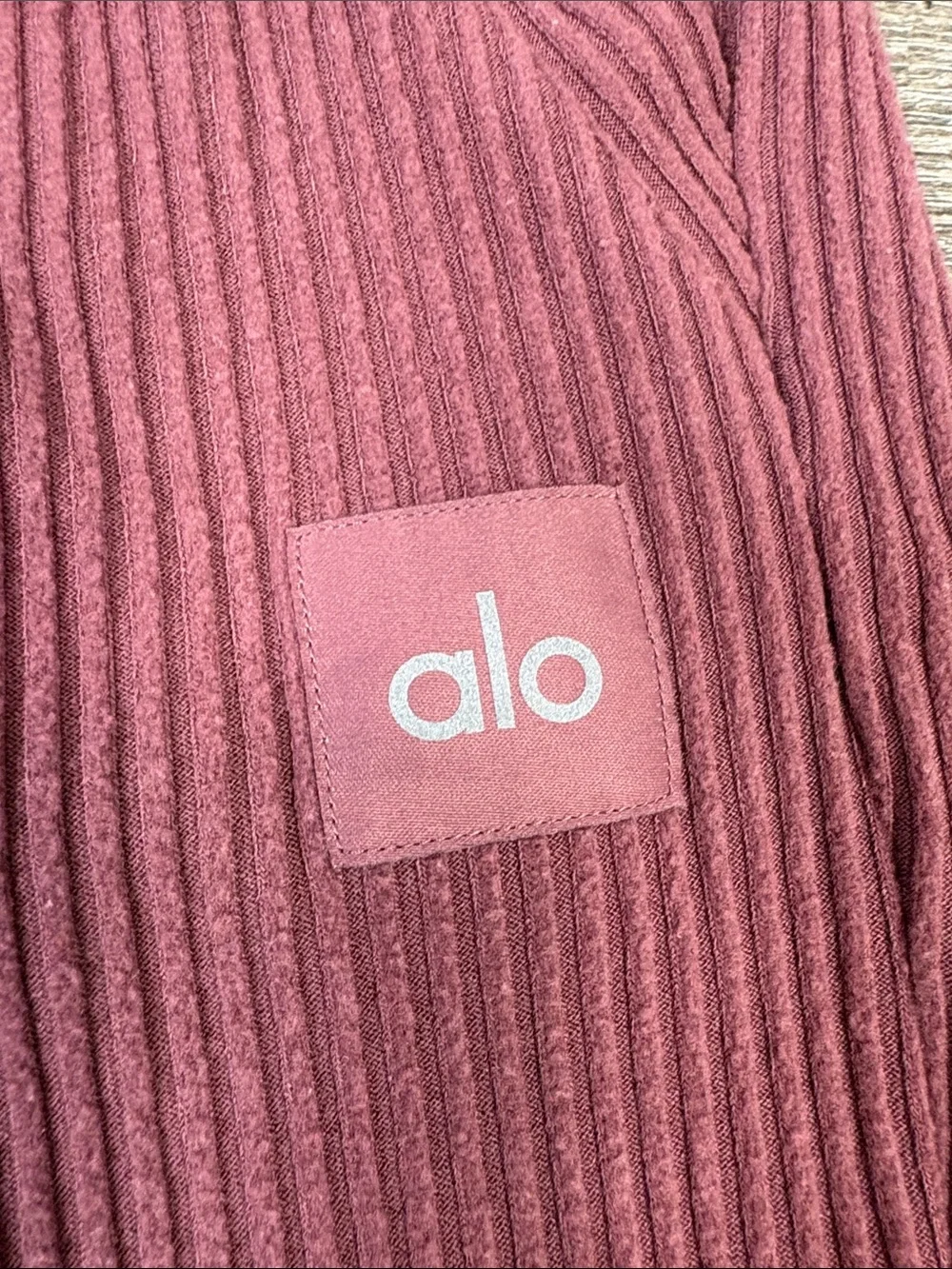 Alo Yoga Muse  Ribbed Jogger Pants Burgundy Truffle Size S